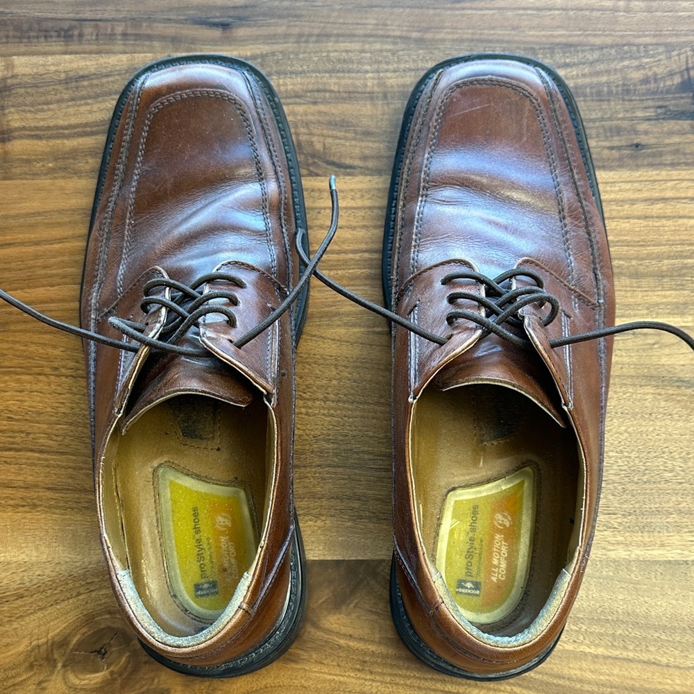 Dockers Men's Rich Brown Leather Oxfords
